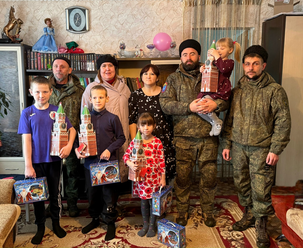 Кремлёвские подарки — детям героев! Кремлёвские подарки — детям героев!.